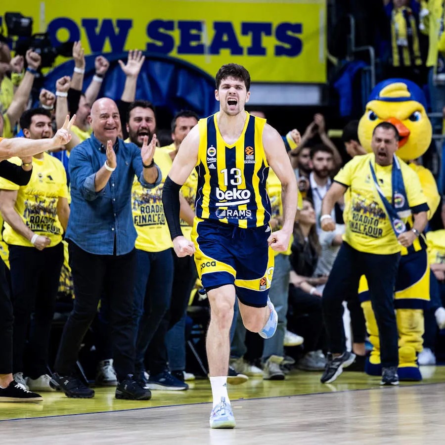 Sarunas Jasikevicius and Fenerbahce enter the Euroleague Final Four with little pressure but lots of hope.