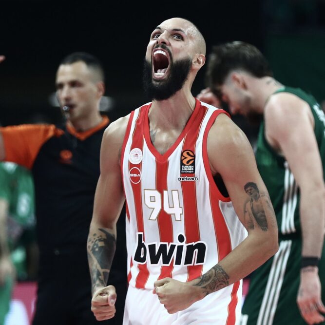 It's a rivalry like no other. Emmet Ryan went to the OAKA to experience the basketball drama as Panathinaikos faced Olympiacos in Euroleague.